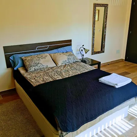 Sia Apartment *