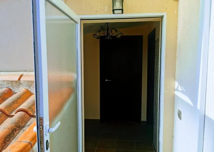 Sia شقة تورّيفيِخا